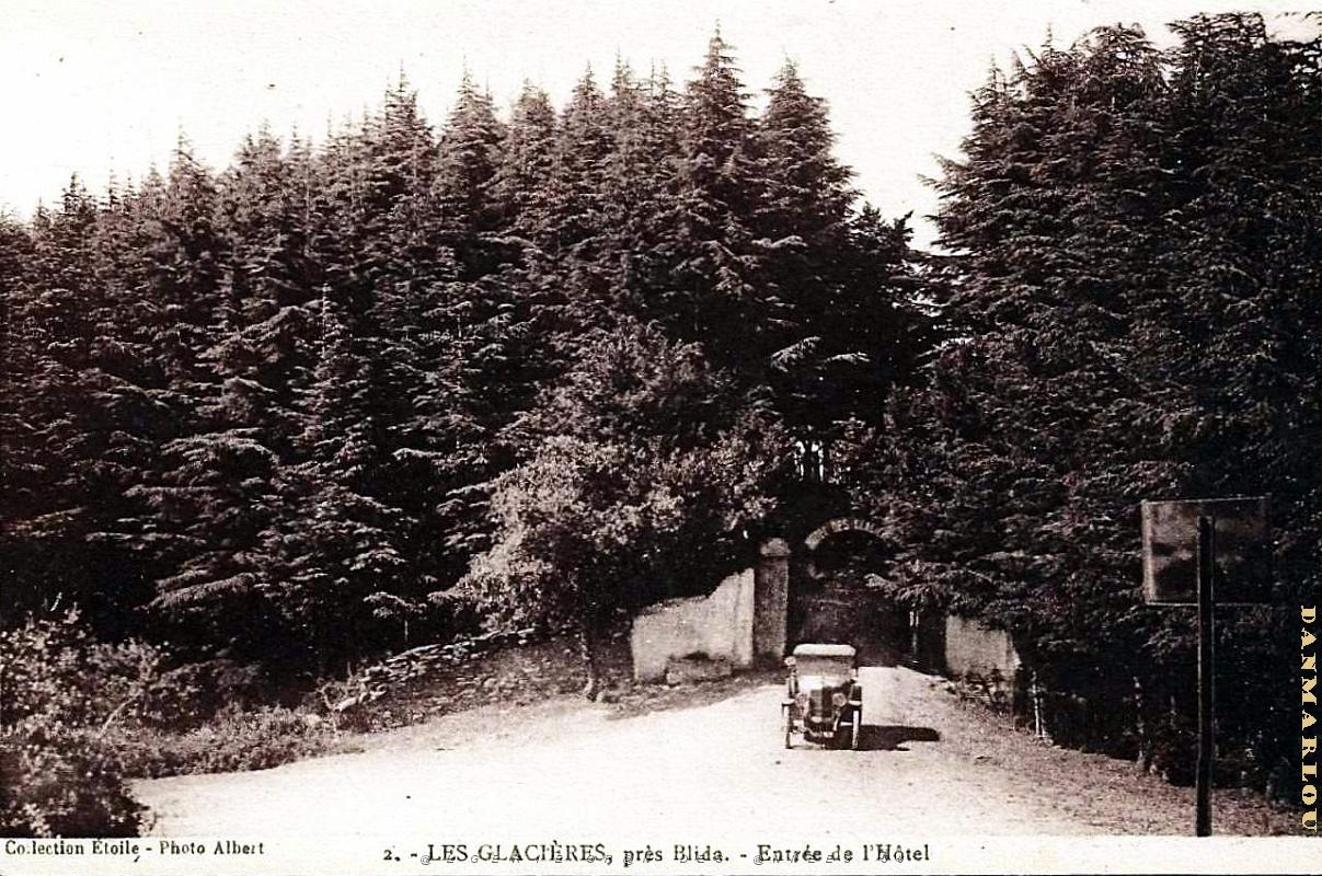 Blida - Glacieres - Hotel - Entree.jpg